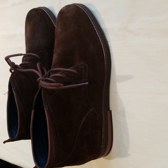 Cole Haan men's suede ankle boots in chestnut color - Picture 2 of 4
